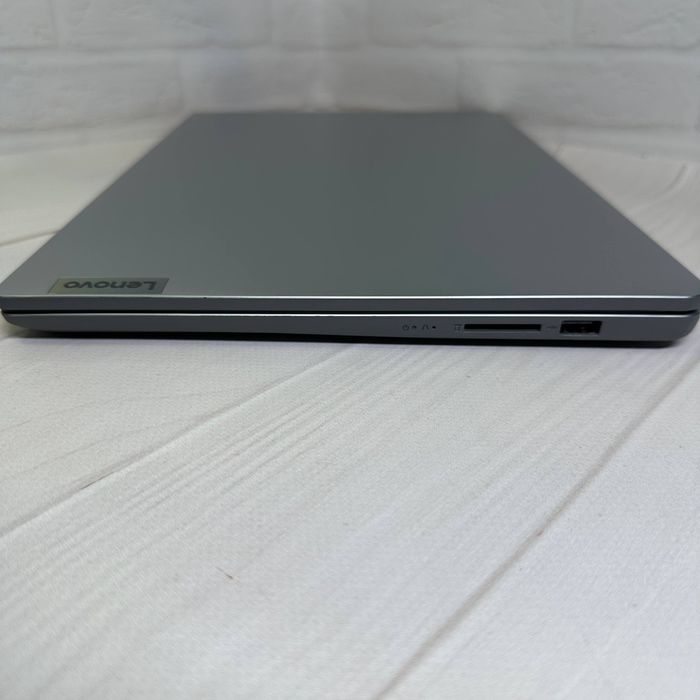 Продам ноутбук Lenovo IdeaPad 1 |  Ryzen 3 7320U | SSD 512 | DDR4 8GB
