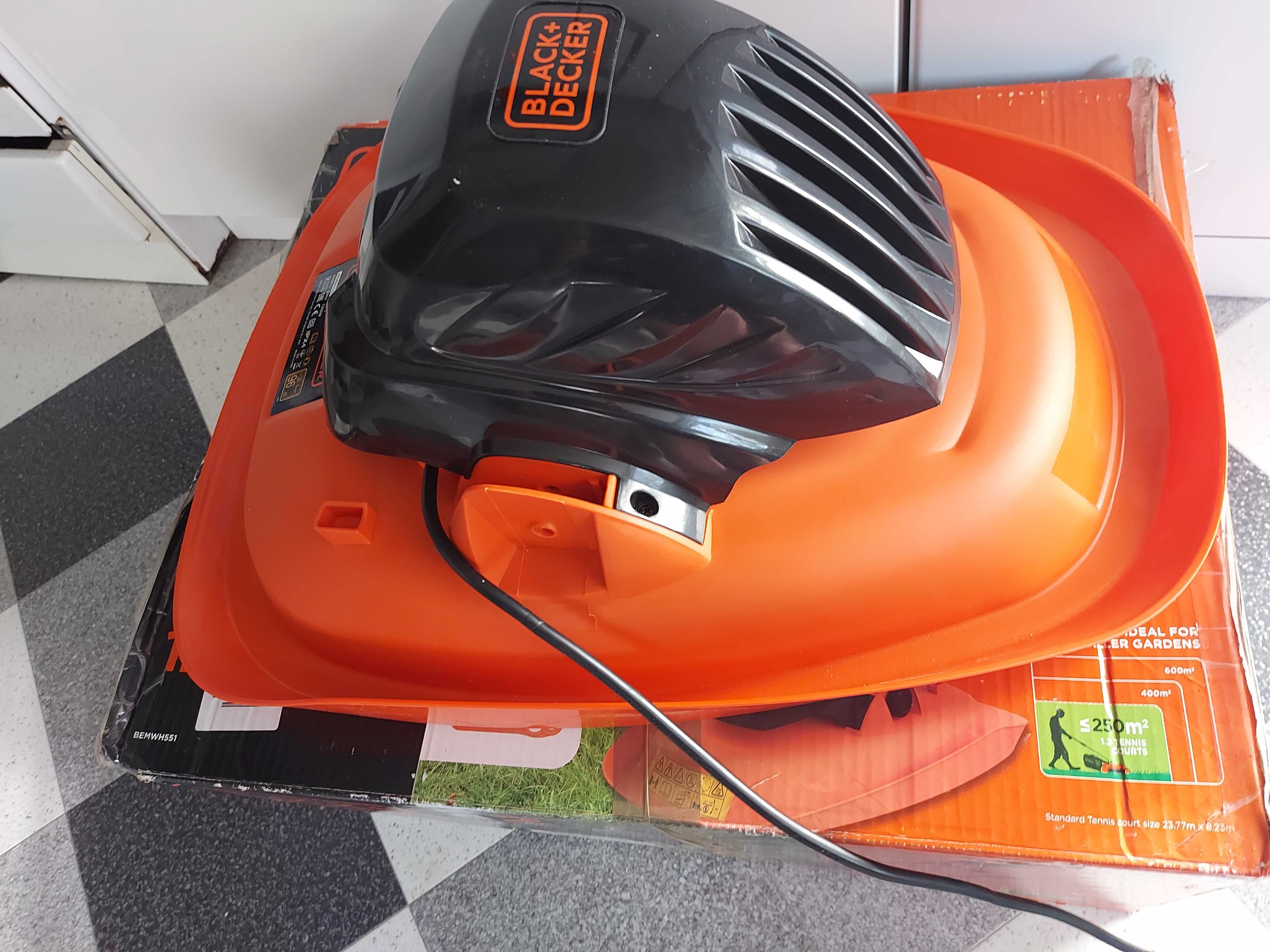 Kosiarka elektryczna pływająca Black&Decker 30 cm 1200 Watt