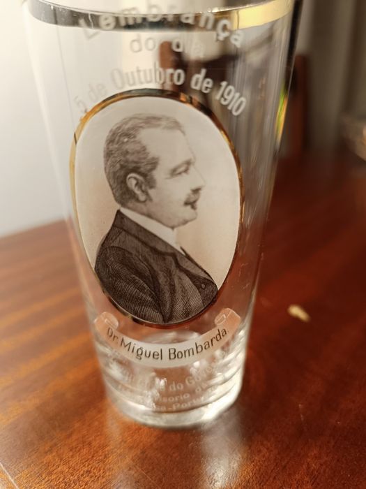 Copo com foto do Dr. Miguel Bombarda