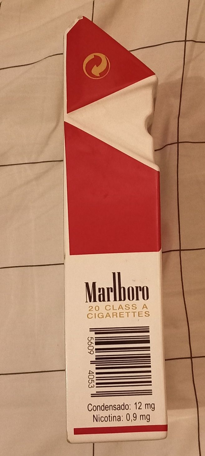 Cinzeiro Gigante Marlboro