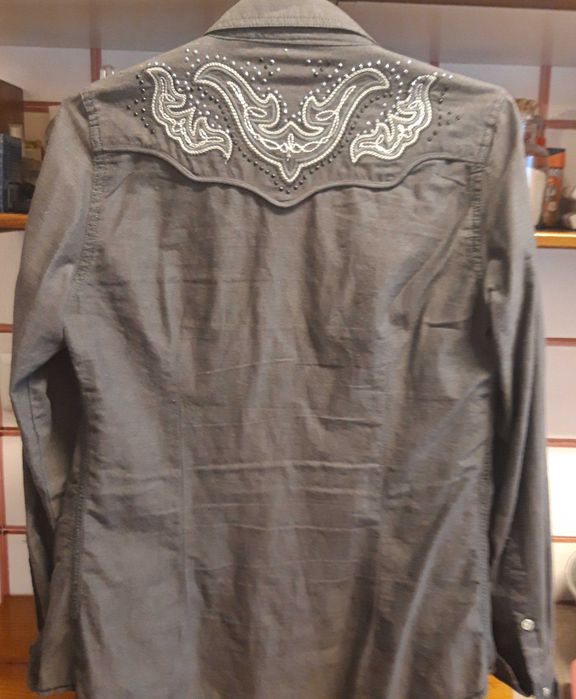 Blusas diversas manga comprida 6€