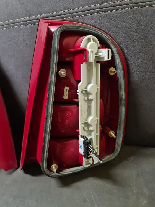 Skoda fabia 1 lampy tył HB