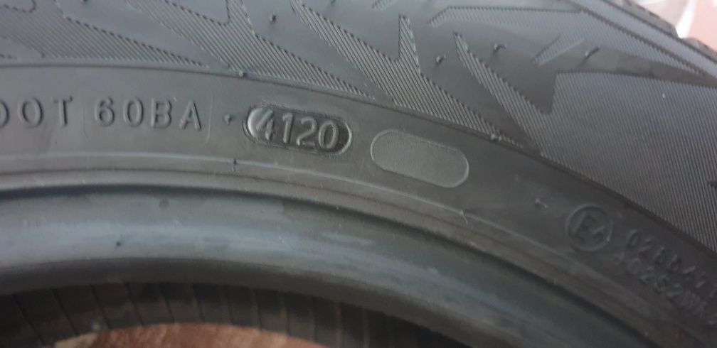 Пара покришок 215 / 55 R- 16