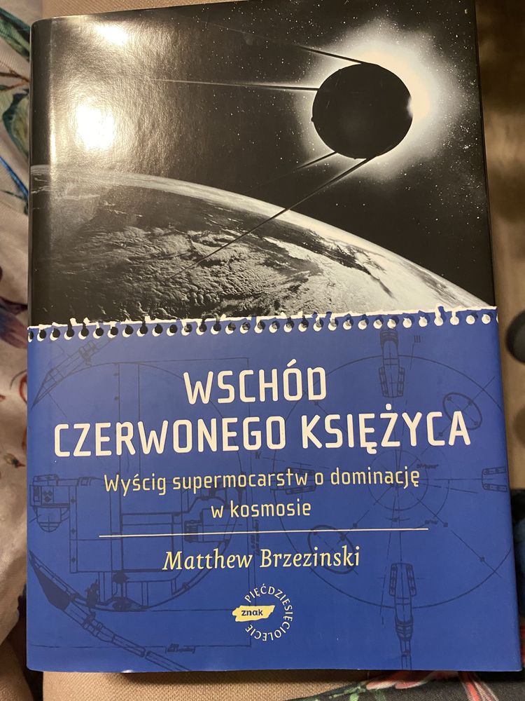 Książka „Wschód Czerwonego Księżyca” - Matthew Brzezinski