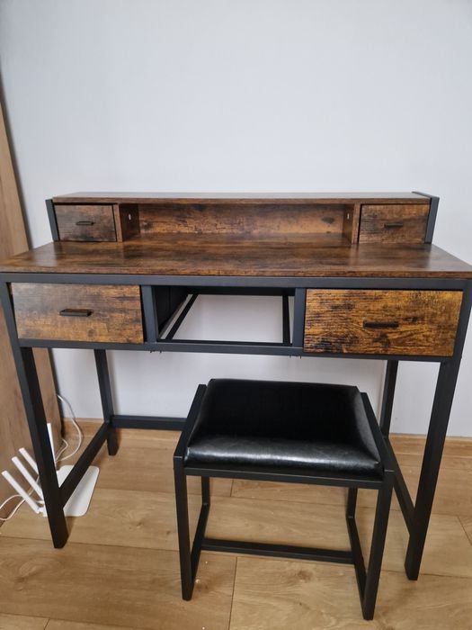 Małe biurko z pufką dostawa kraków czarne 70x40 cm loftowe loft metalo