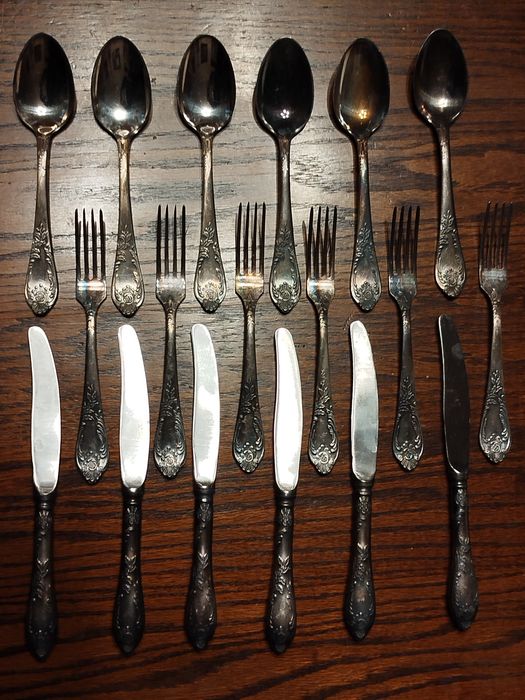 Posrebrzany komplet obiadowy sztućców