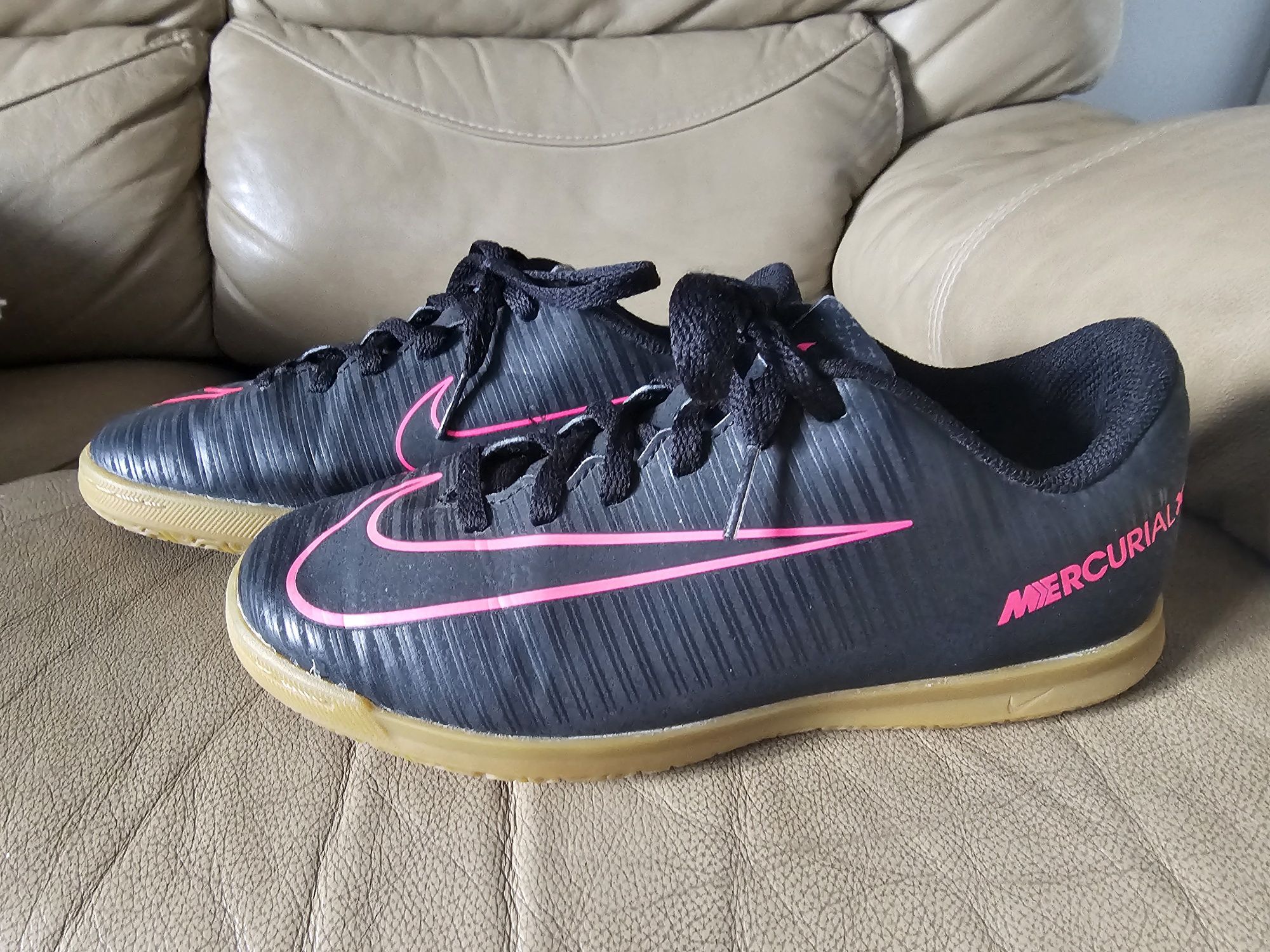 Halówki Nike Mercurial 36,5