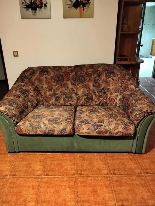 Sofá em tecido dois lugares