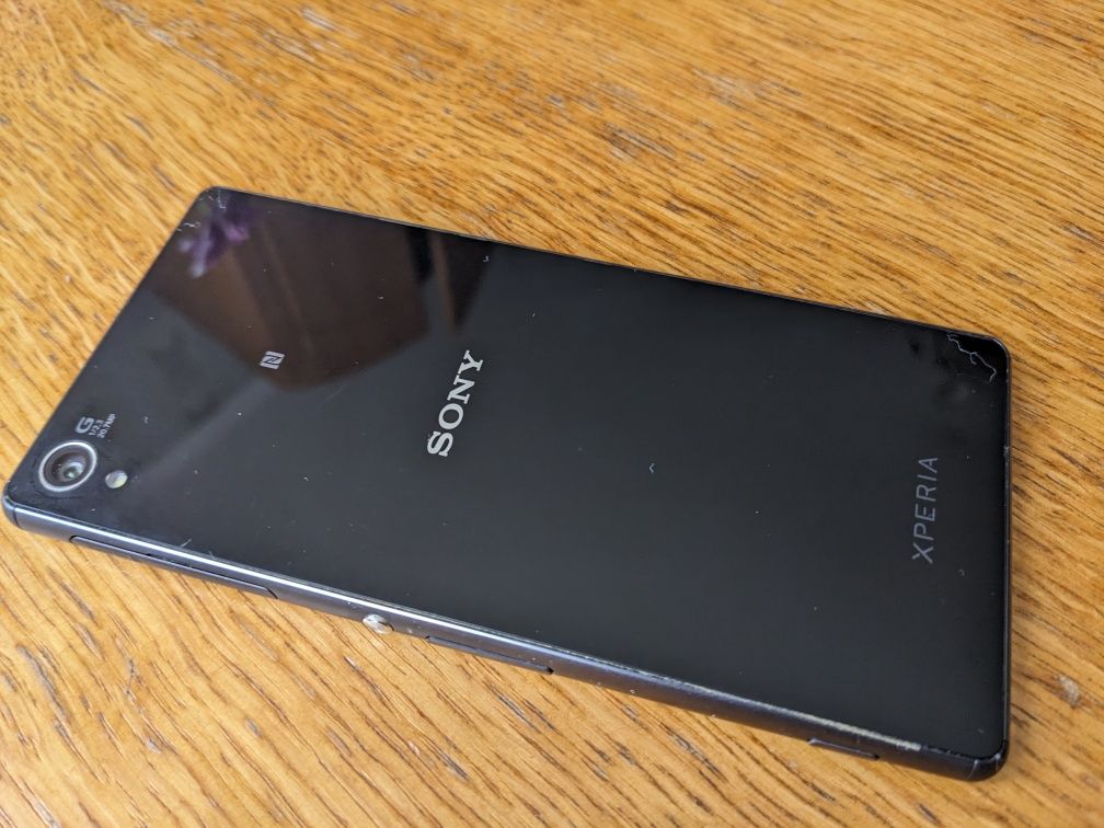 Продам Sony Xperia Z3 D6603 Black