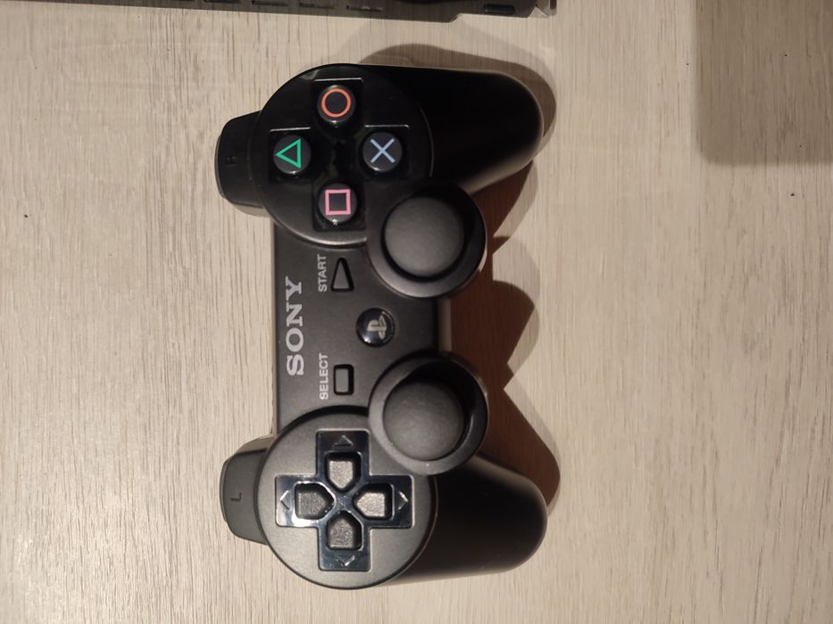 Konsola Ps3 CECHC04 kompletna, idealna, niewiele używana