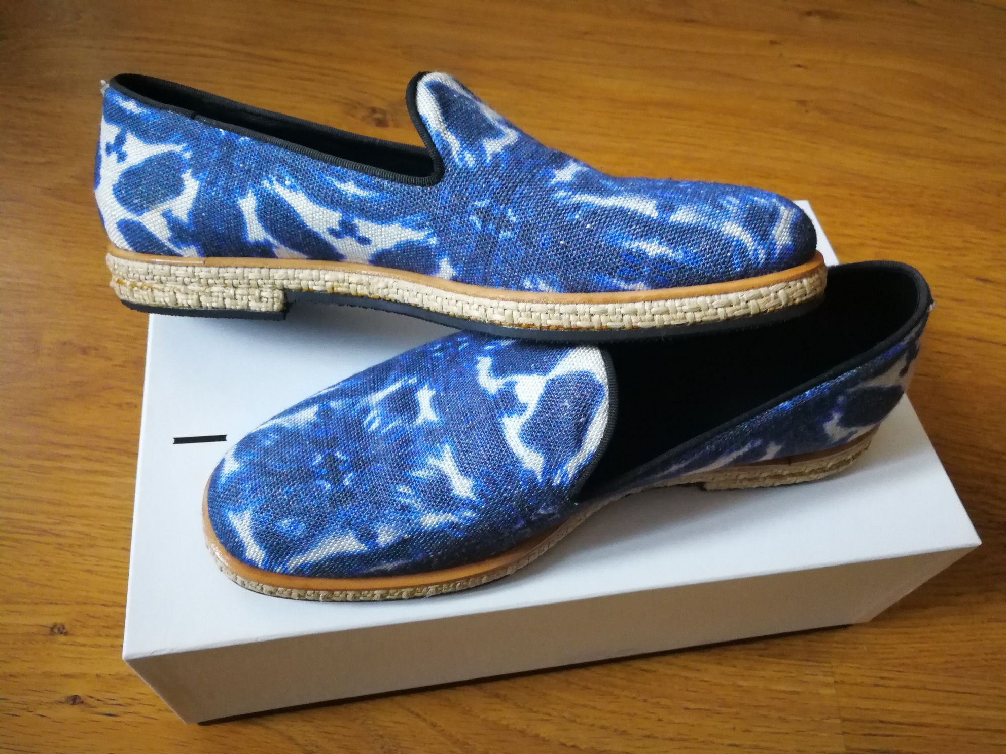 buty GIORGIO ARMANI ( w sprzedaży też- versace gucci prada hugo d&g )
