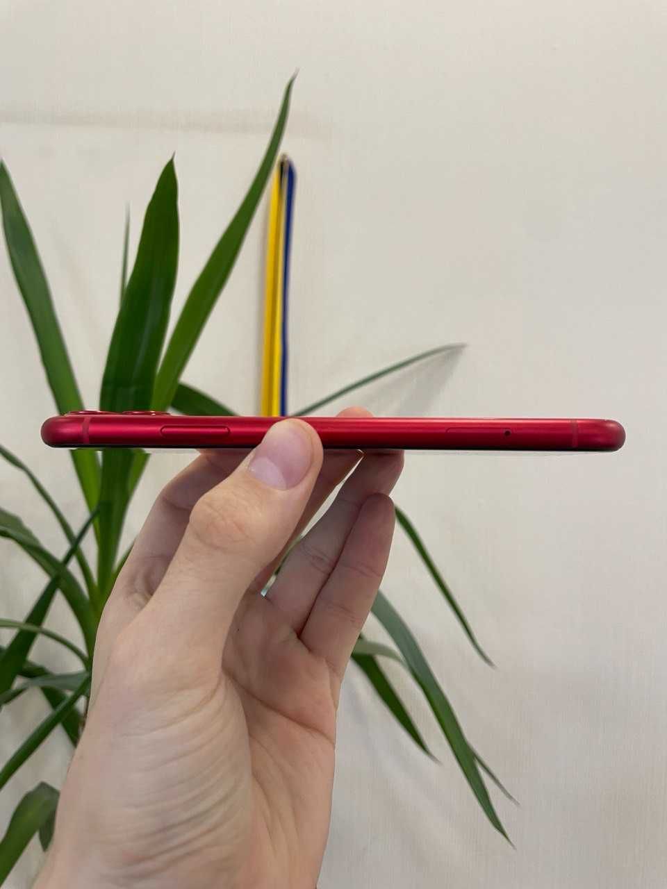 iPhone 11 64GB Red RSIM