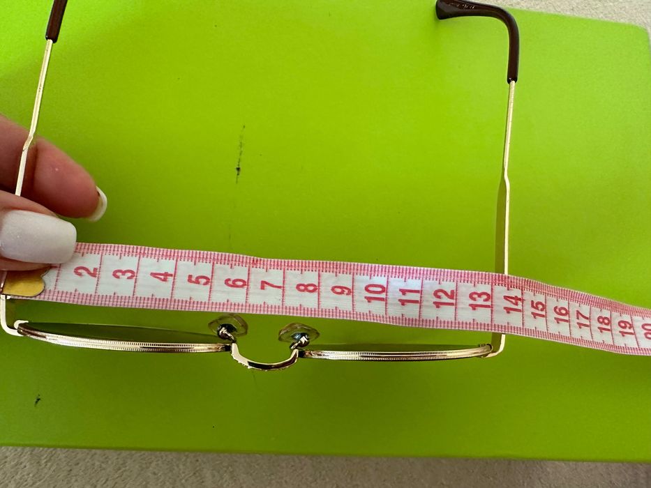 Солнцезащитные очки, сонцезахисні окуляри