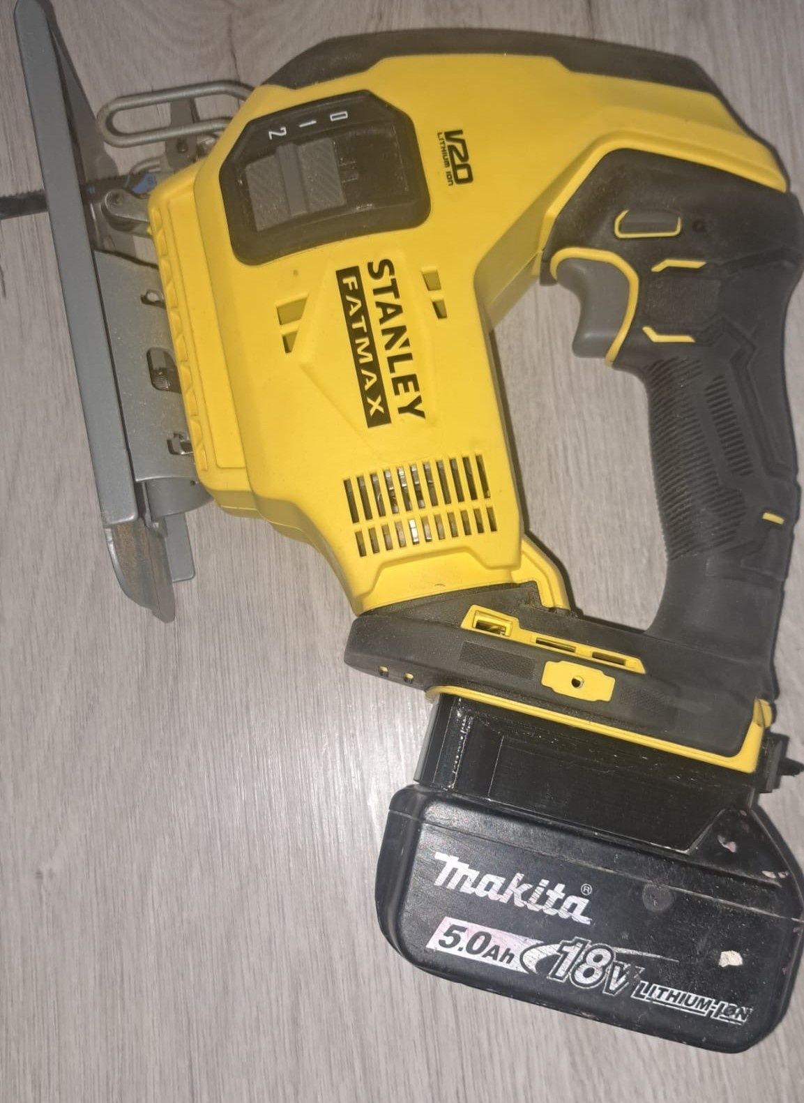 Adapter Stanley Fatmax V20 na baterie Makita LXT