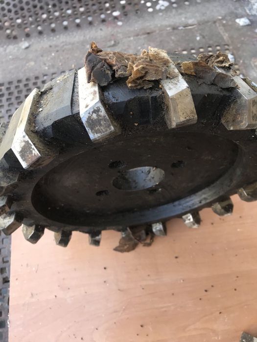 Фреза торцева 315 зі вставними ножами.