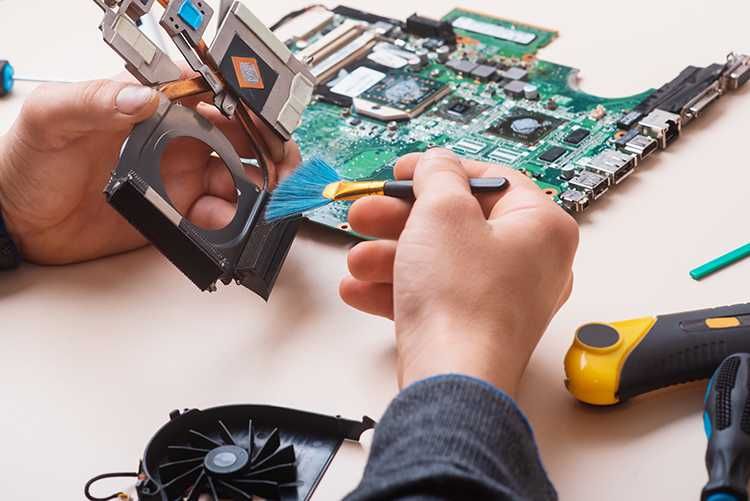 Ремонт збірка налаштування комп'ютерів ноутбуків Windows виїзд майстра