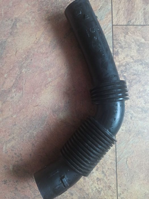 Патрубок повітряного фільтра 1.6HDi(EURO 5) Peugeot Citroen 9675055580