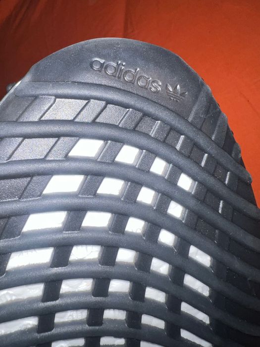 Yeezy boost 350 V2 BLACK RED