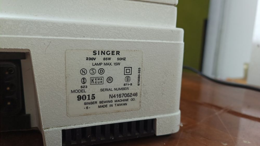 Máquina costura Singer