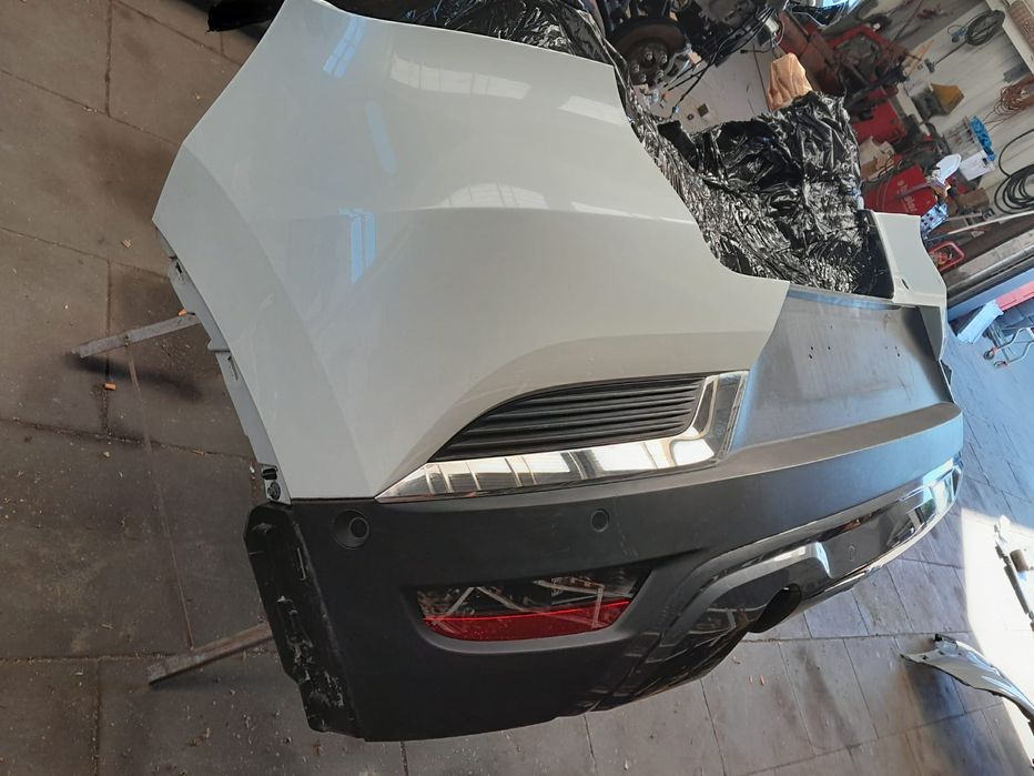 Zderzak  tylny  tyl Captur II 2 iniciale Paris  BIXUI  idealny demonta