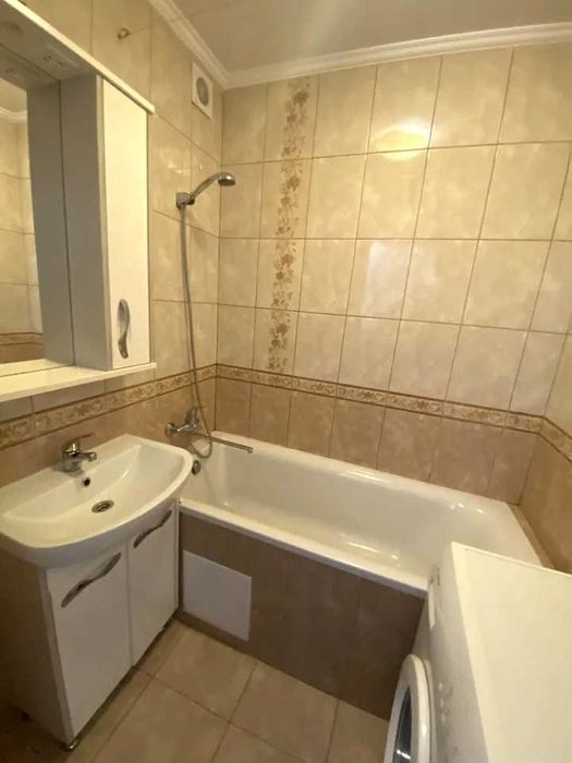 Продам 3х комн м Холодная гора 4/9 с ремонтом, меб