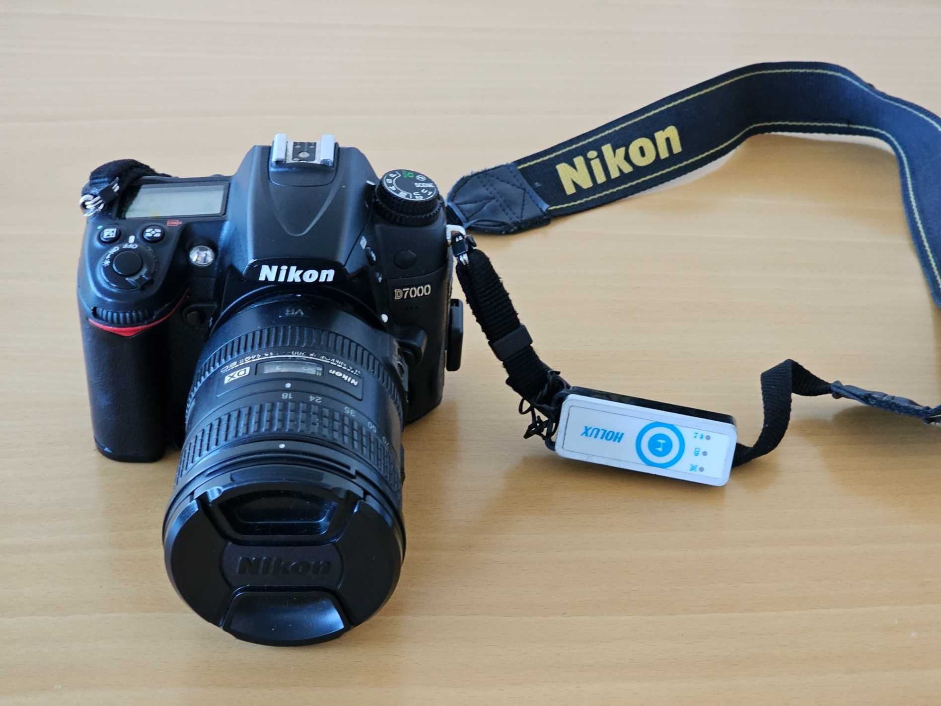 SLR Nikon D7000 com Lente AF-S Nikkor 18-200 3.5-5.6 G II ED
