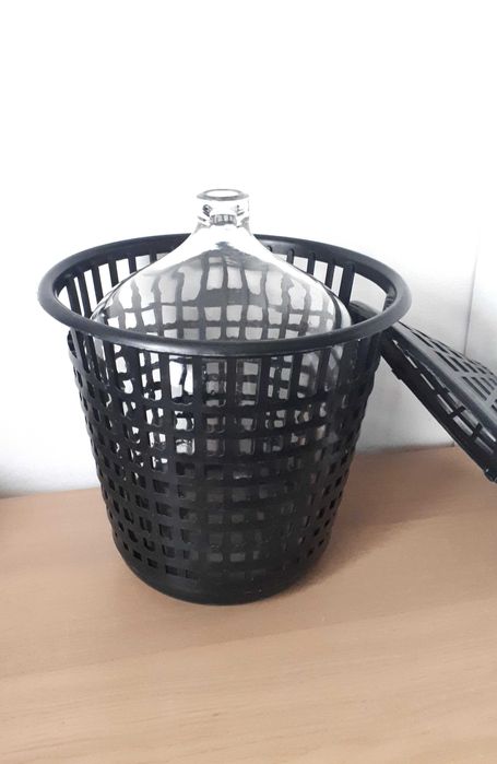 gąsior na wino 15 L w koszu balon