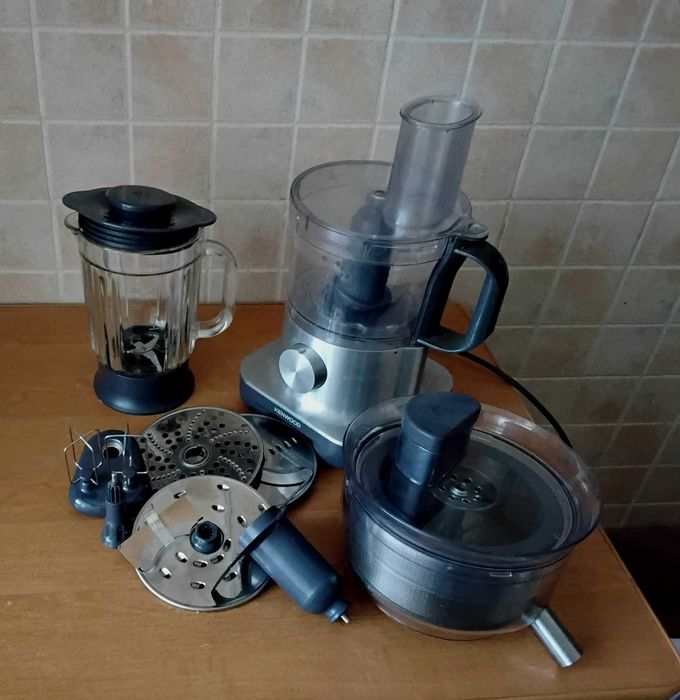 Кухоннй комбайн Kenwood