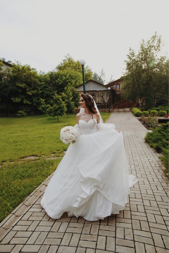Весільня сукня-трансформер з Італіі, Березняки