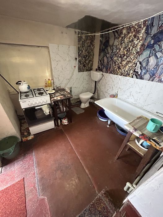 Продам 4кімн дім на Колеснікова