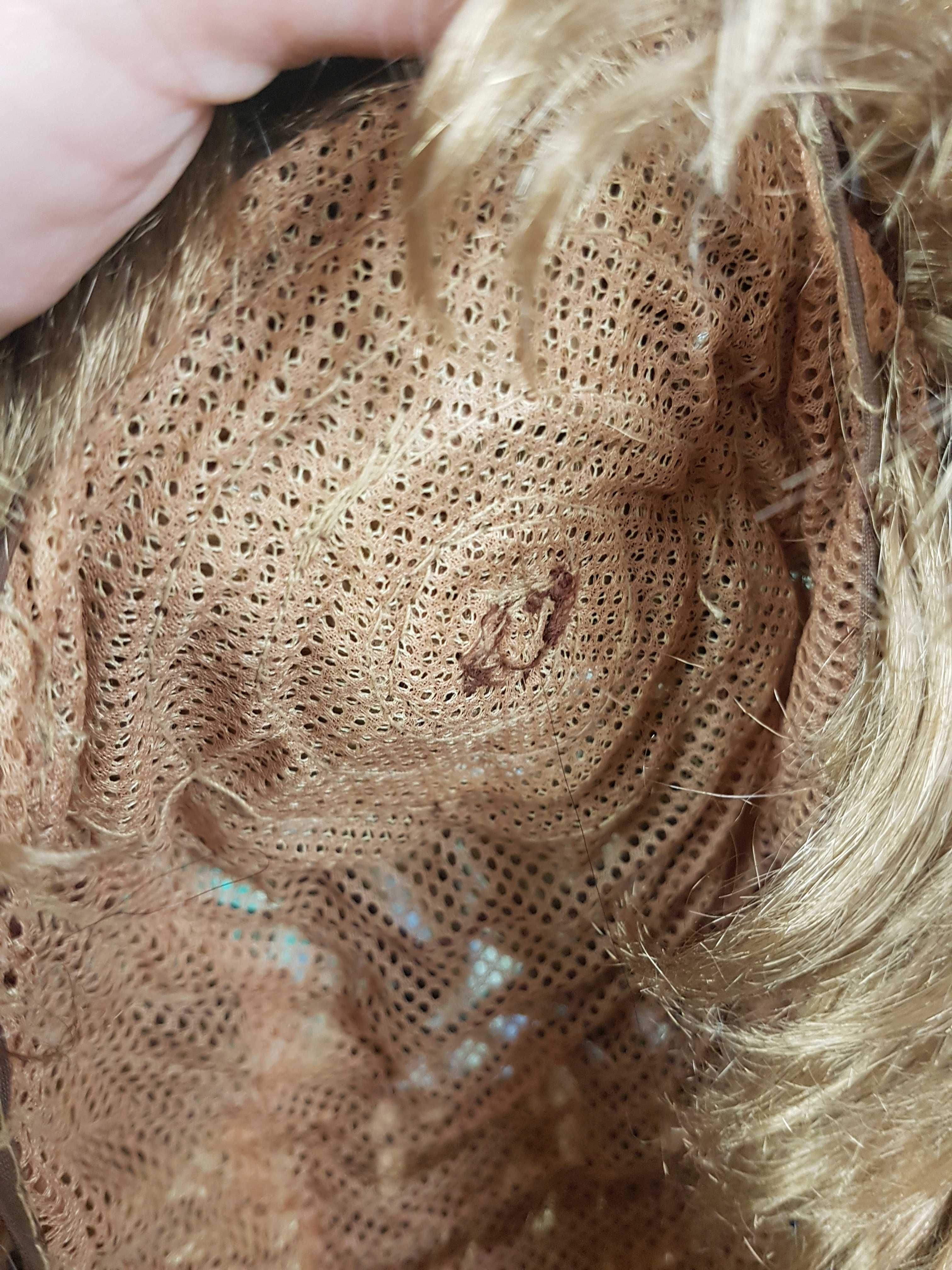 Peruka ciemny blond, brązowa, włosy półdługie H072