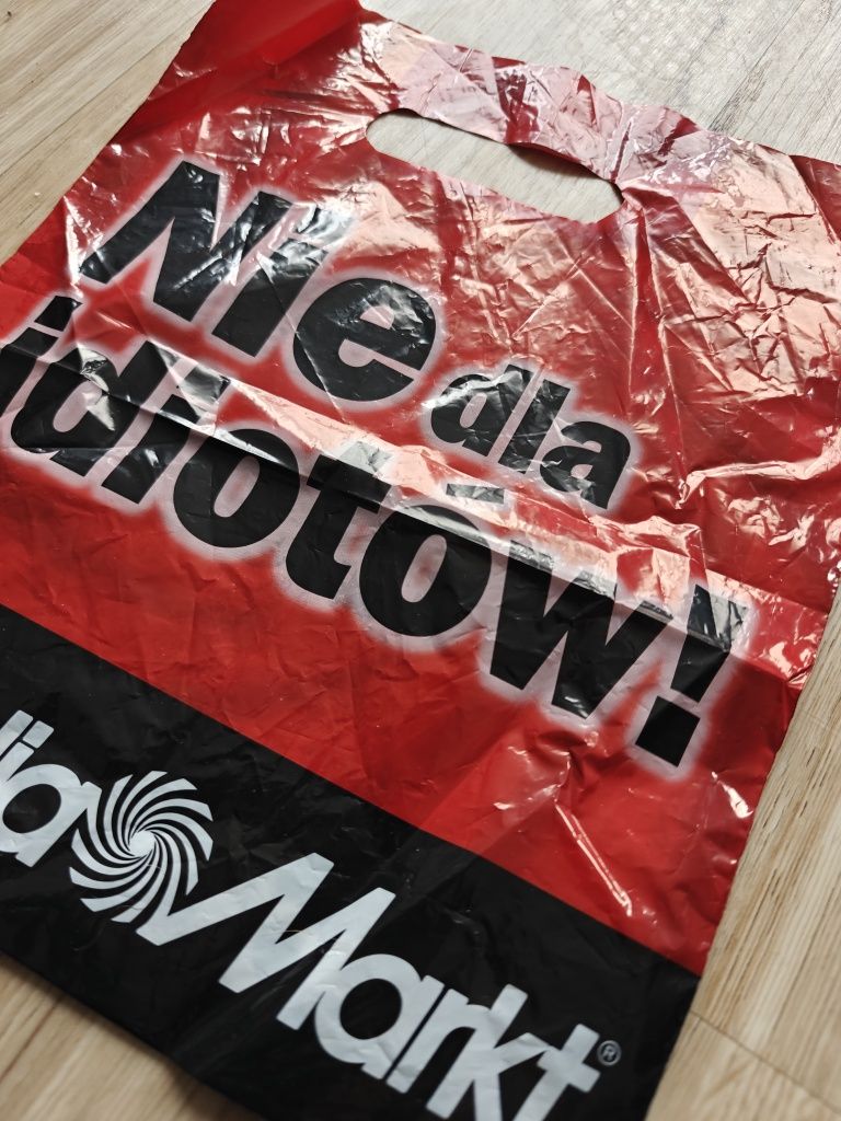 Reklamówka Mediamarkt "nie dla idiotów"