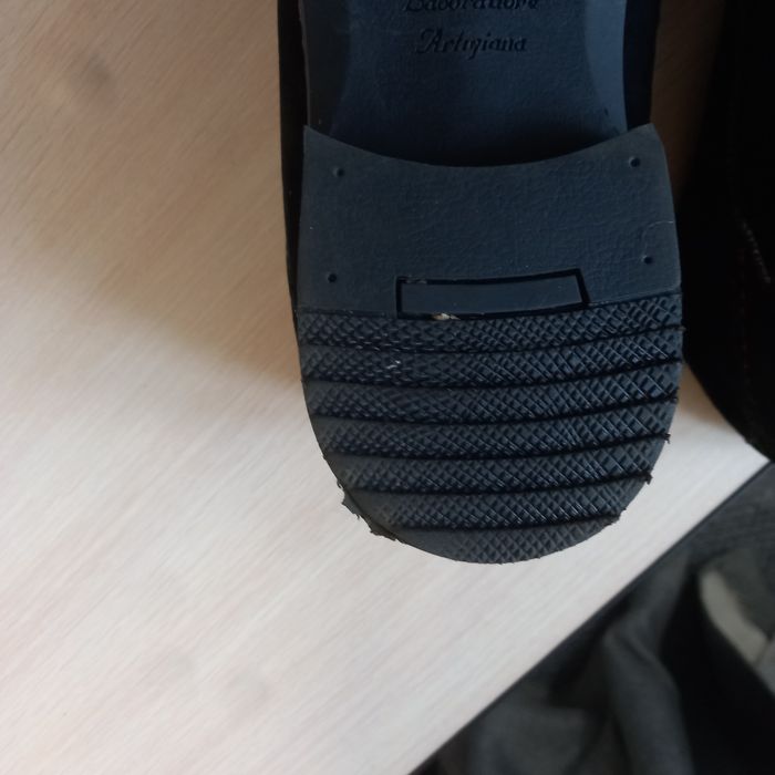 Зимові чоловічі замшеві черевики.