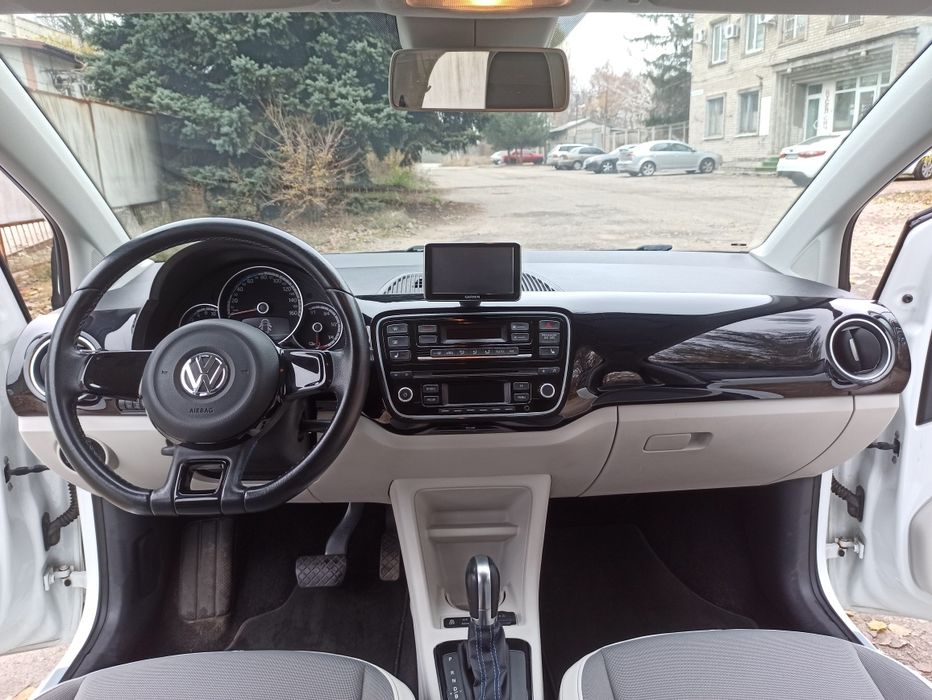 Продам e-up! Торг