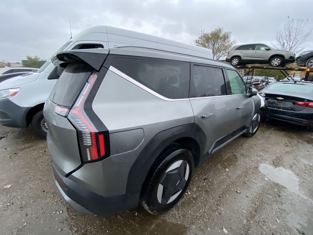 Кришка багажника KiA EV9