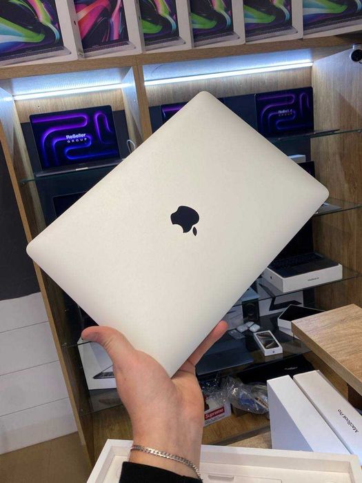 Ноутбук Apple MacBook Pro 13'' M2 8/256GB Silver (MNEP3) 2022