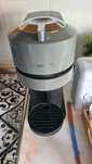 Máquina de café Nespresso praticamente nova