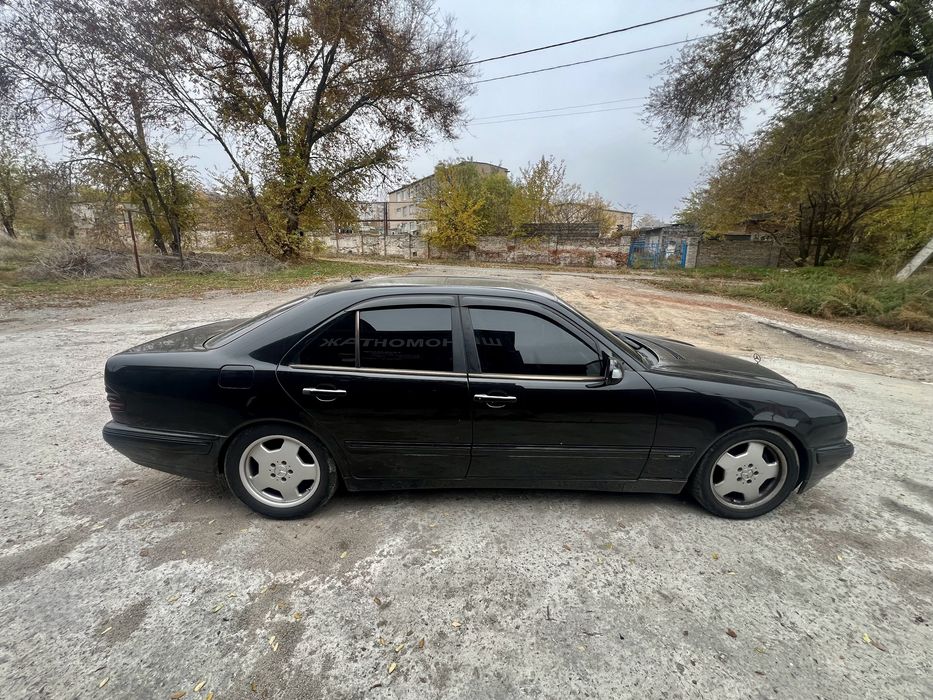 Mercedes Benz e-class 430 w210