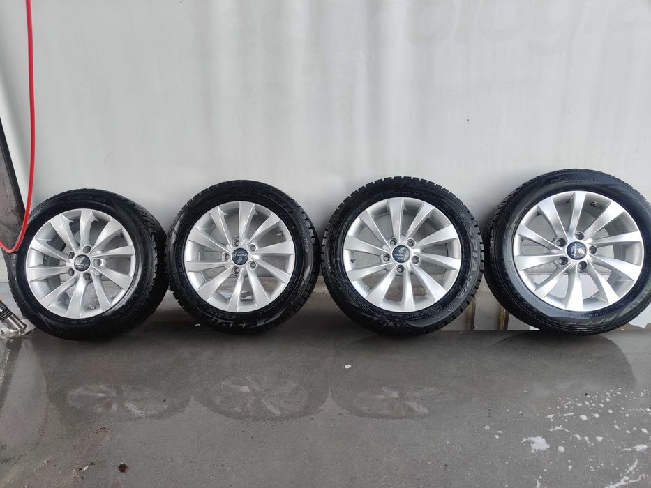 Felgi aluminiowe 16 5x114.3 wraz z oponami zimowymi 205/55R16