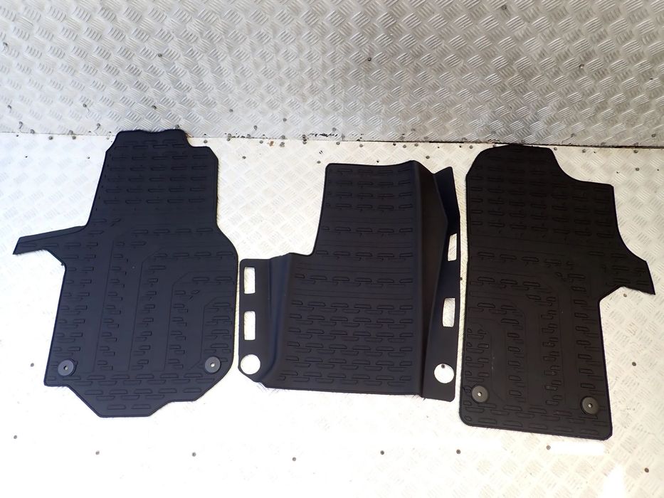 DYWANIKI GUMOWE CRAFTER / MAN  7C1061502A  250 ZŁ