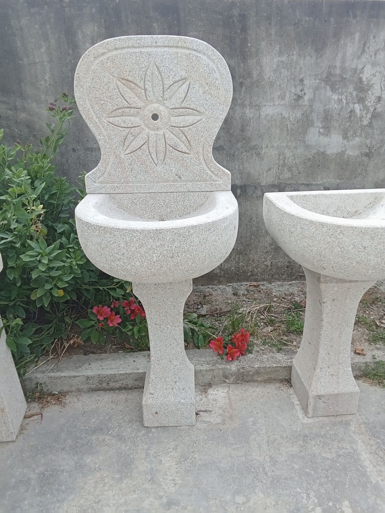 Fontanário em granito