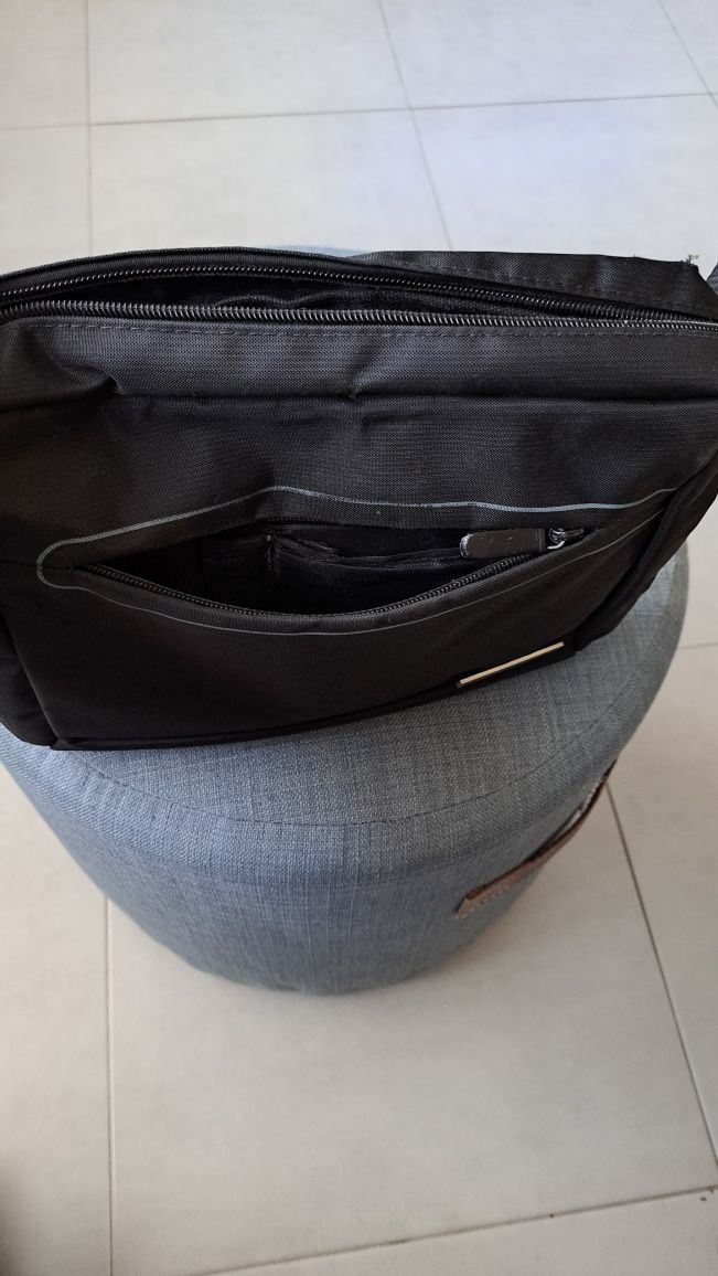 Bolsa tiracolo preta