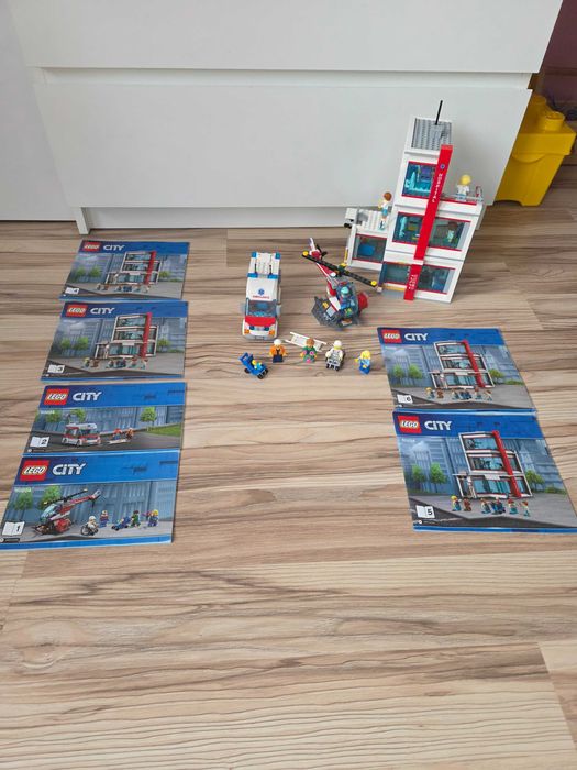 Lego City 60204 Szpital Rentgen Karetka Budynek Operacja Helikopter No
