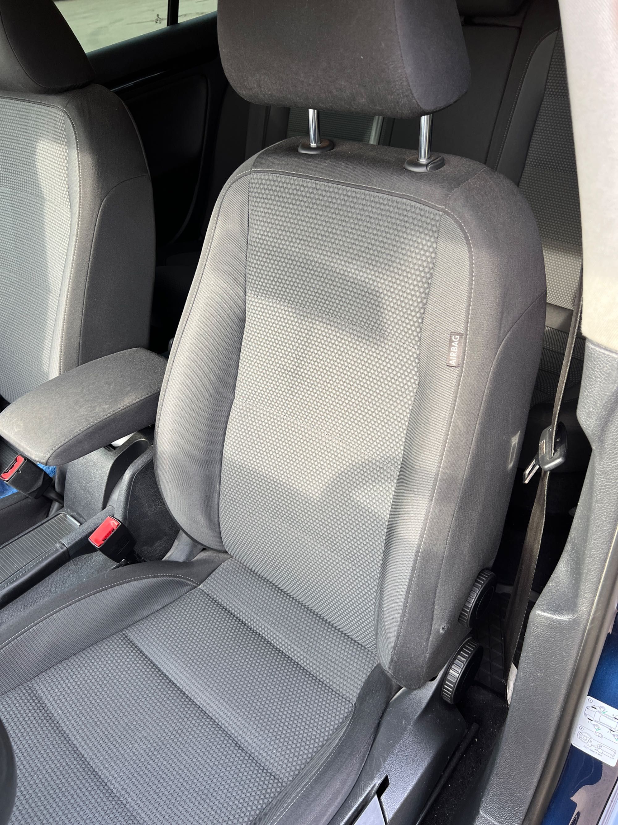 VW Golf VI 1.6 TDI 5-МКПП, 2012