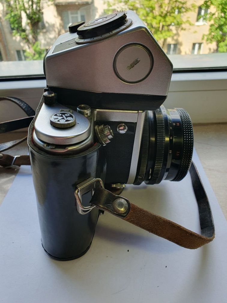 Pentacon Six TL з об'єктивом Carl Zeiss Jena DDR Biometar 2.8/80