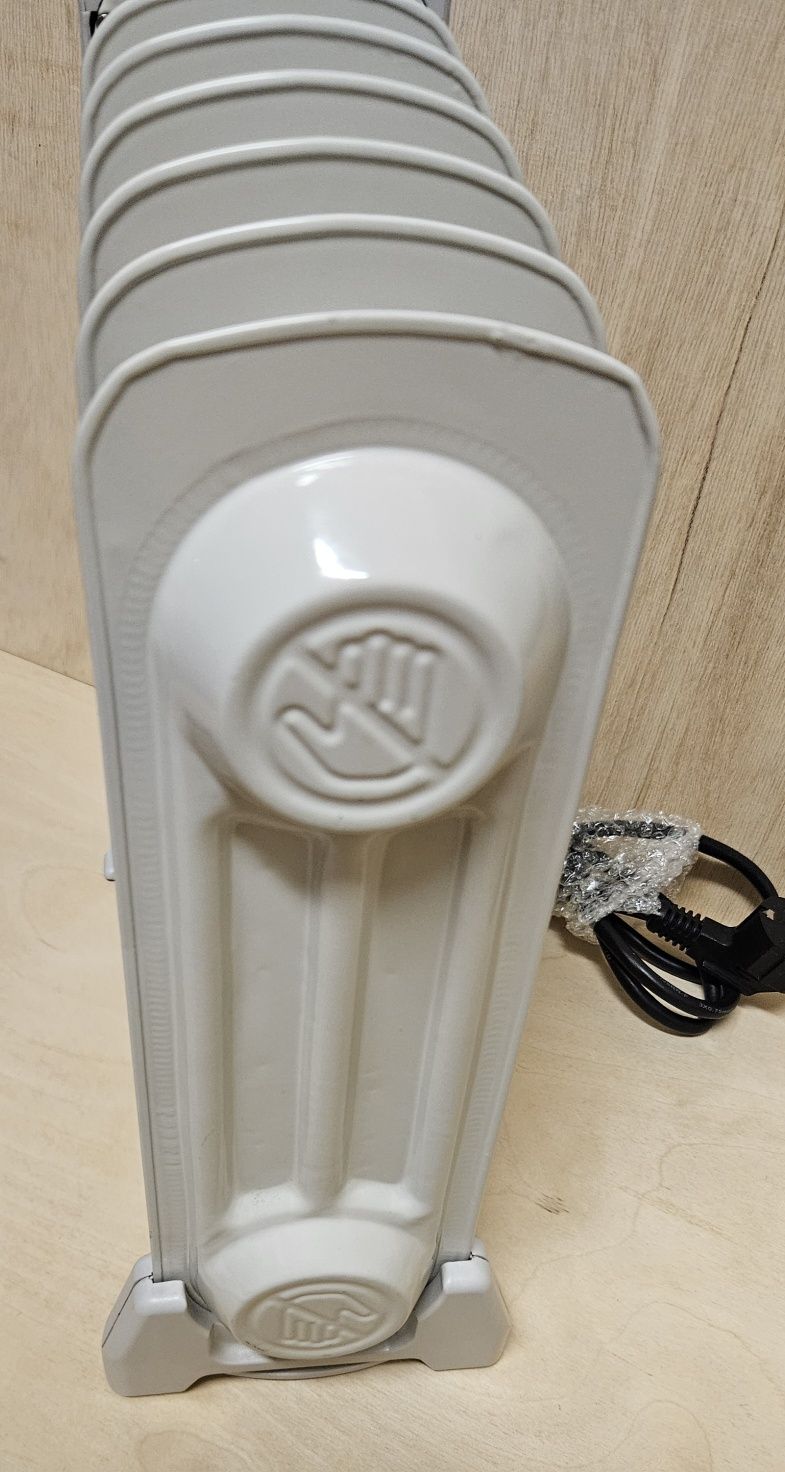 Grzejnik olejowy 700W  !!NOWY!!