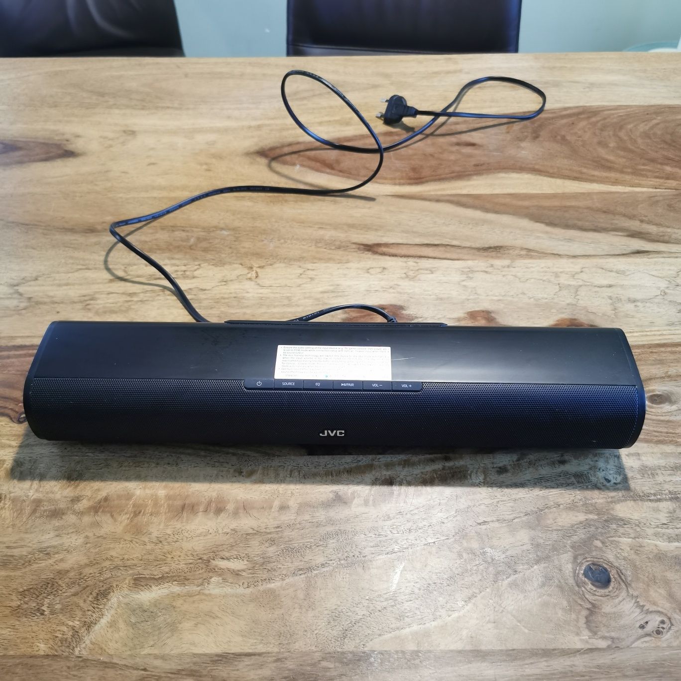 Soundbar JVC TH-D227B + pilot