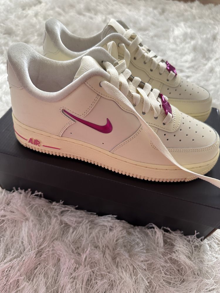 Nowe oryginalne kremowe różowe damskie buty sneakersy Nike