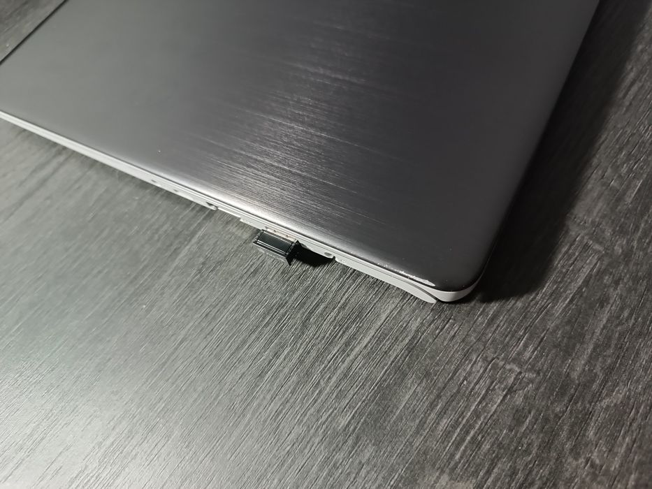 ASUS Vivobook S15 X530UF