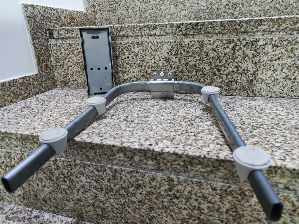Suporte de parede para DVD ou portátil
